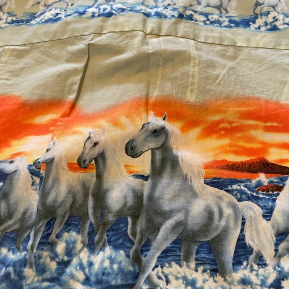 Horsey button down aloha-wear - Picture 3 of 6